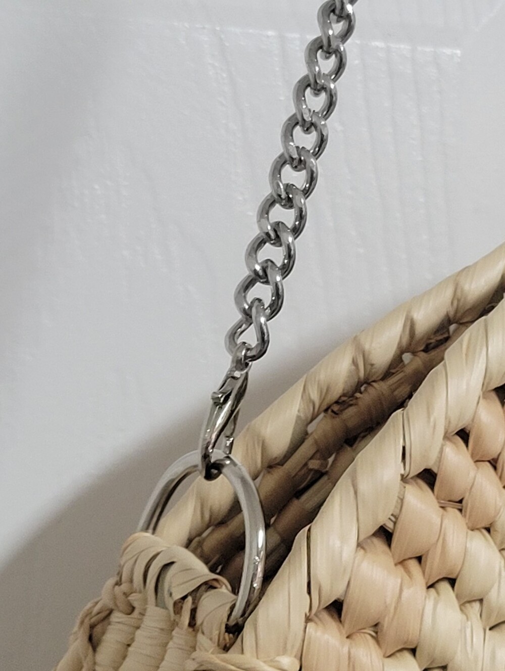 Alma Woven Half-Moon Straw Clutch - Natural. - Picture 15 of 15